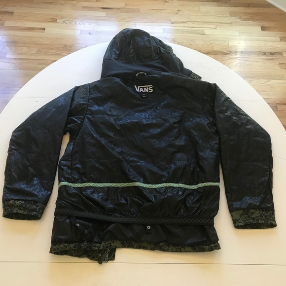 VANS GREEN SKULL CAMO SNOW BOARDING / SKI JACKET - Picture 13 of 16